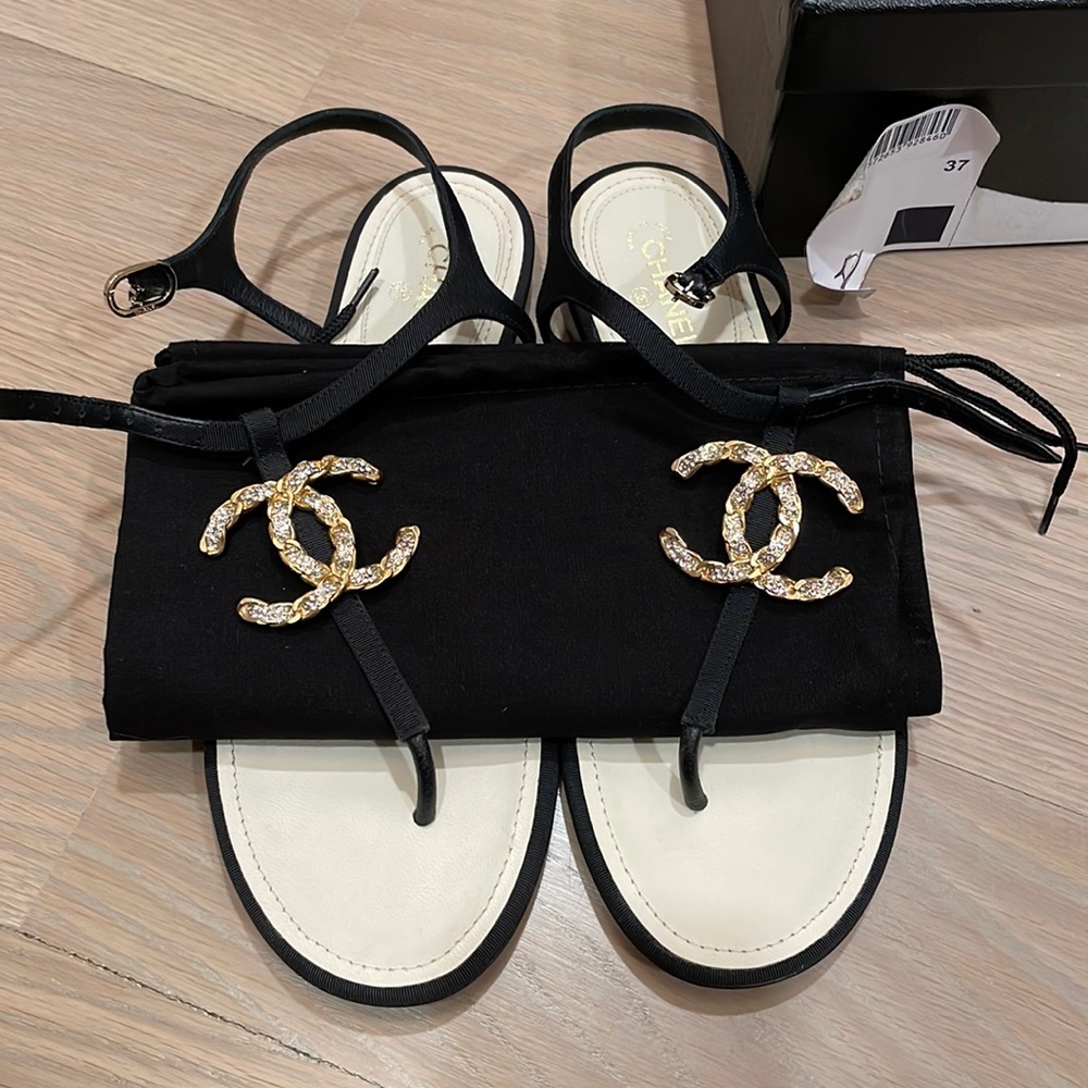 BNIB Auth. CHANEL Rhinestone Encrusted thing sandal size 37 or 7